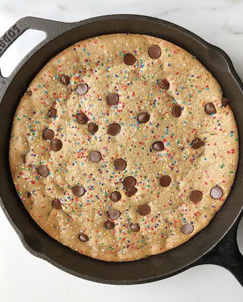 birthday-cake-chocolate-chip-skillet-cookie-basic