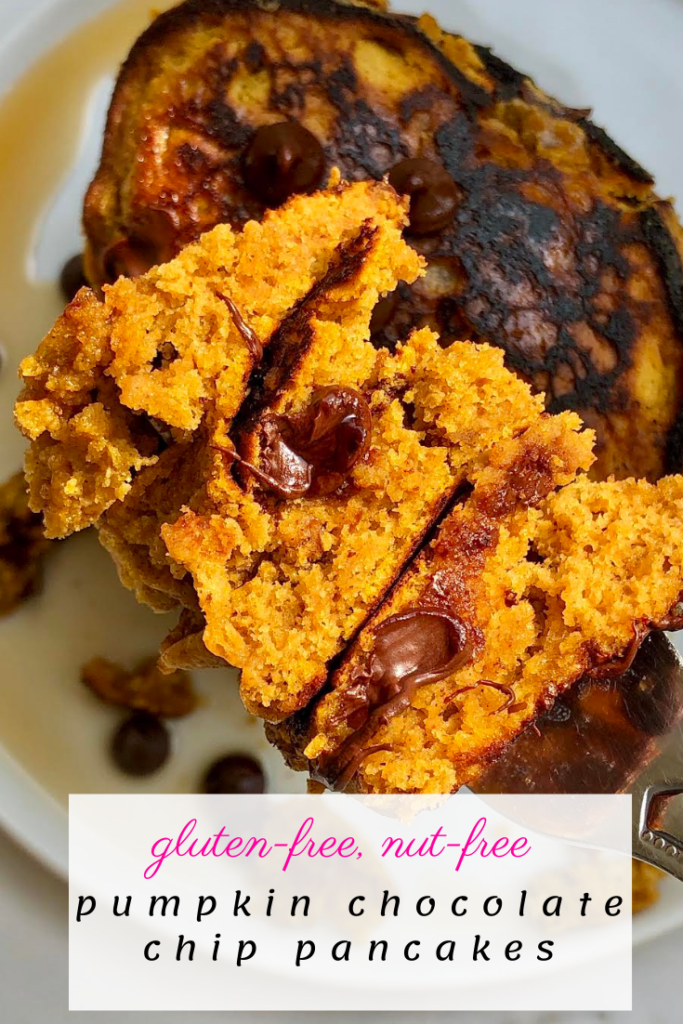 pumpkin-chocolate-chip-pancakes-pinterest